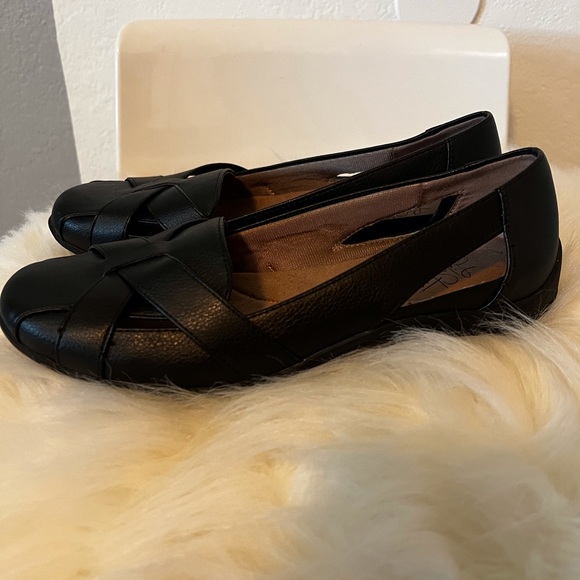 Life Stride Slip on Flats 8 - Picture 3 of 5